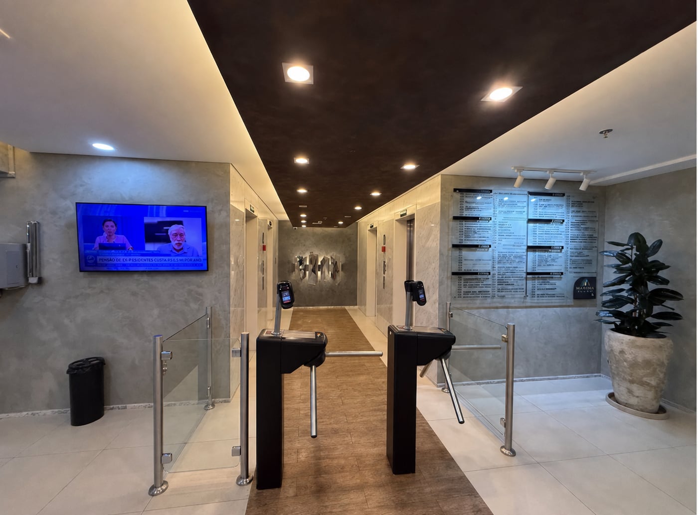 Hall de acesso do Edifício Mondial Office